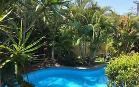 Tallow Beach Motel (Adults Only)